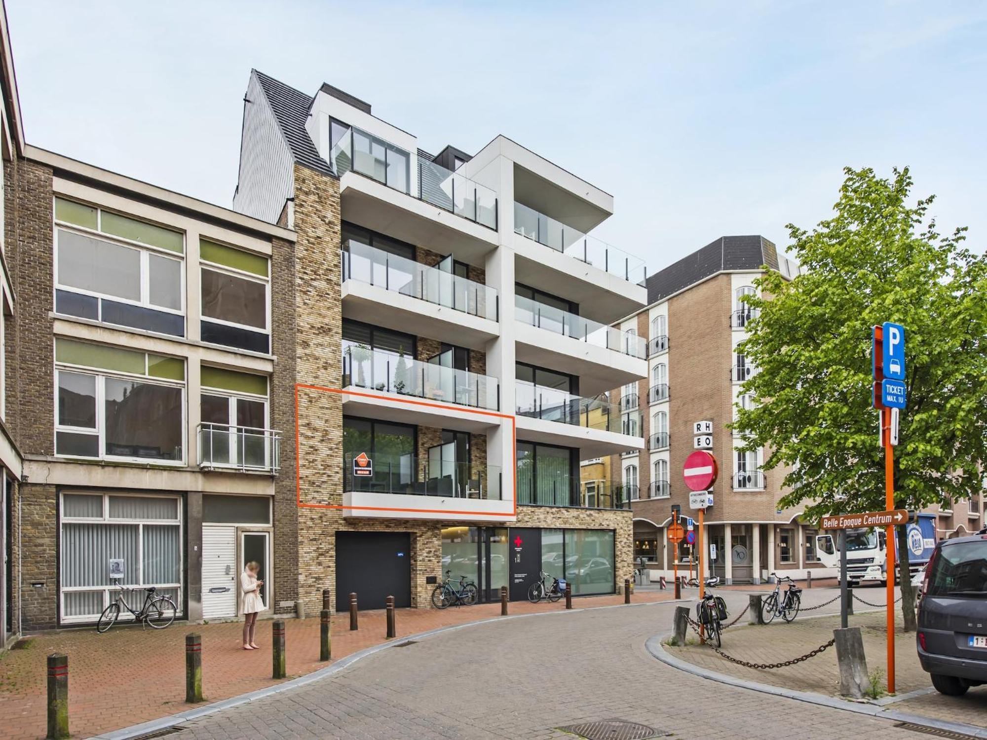 Appartement Apartment In Belgium Near Seawall & Church, Cleaning Included *